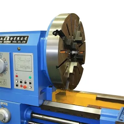 Torno de torneamento para serviços pesados